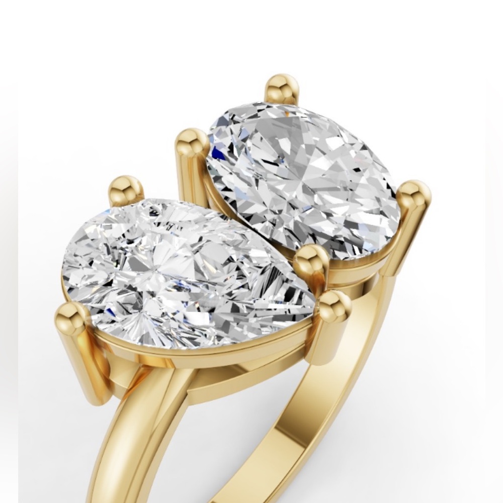 Elegant Gold and 6 carat lab Diamond ring